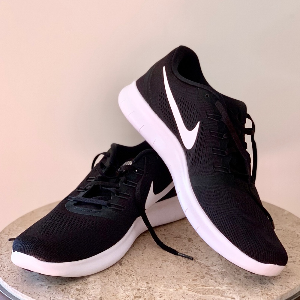 ⬇️⚡️NWOT Nike Men’s Free RN Tennis Shoes